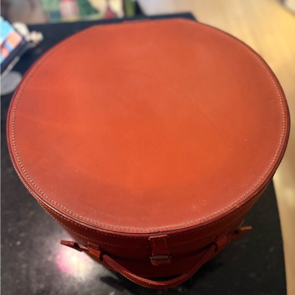 COGNAC LEATHER ROUNDED STORAGE CONTAINER - Picture 5 of 12